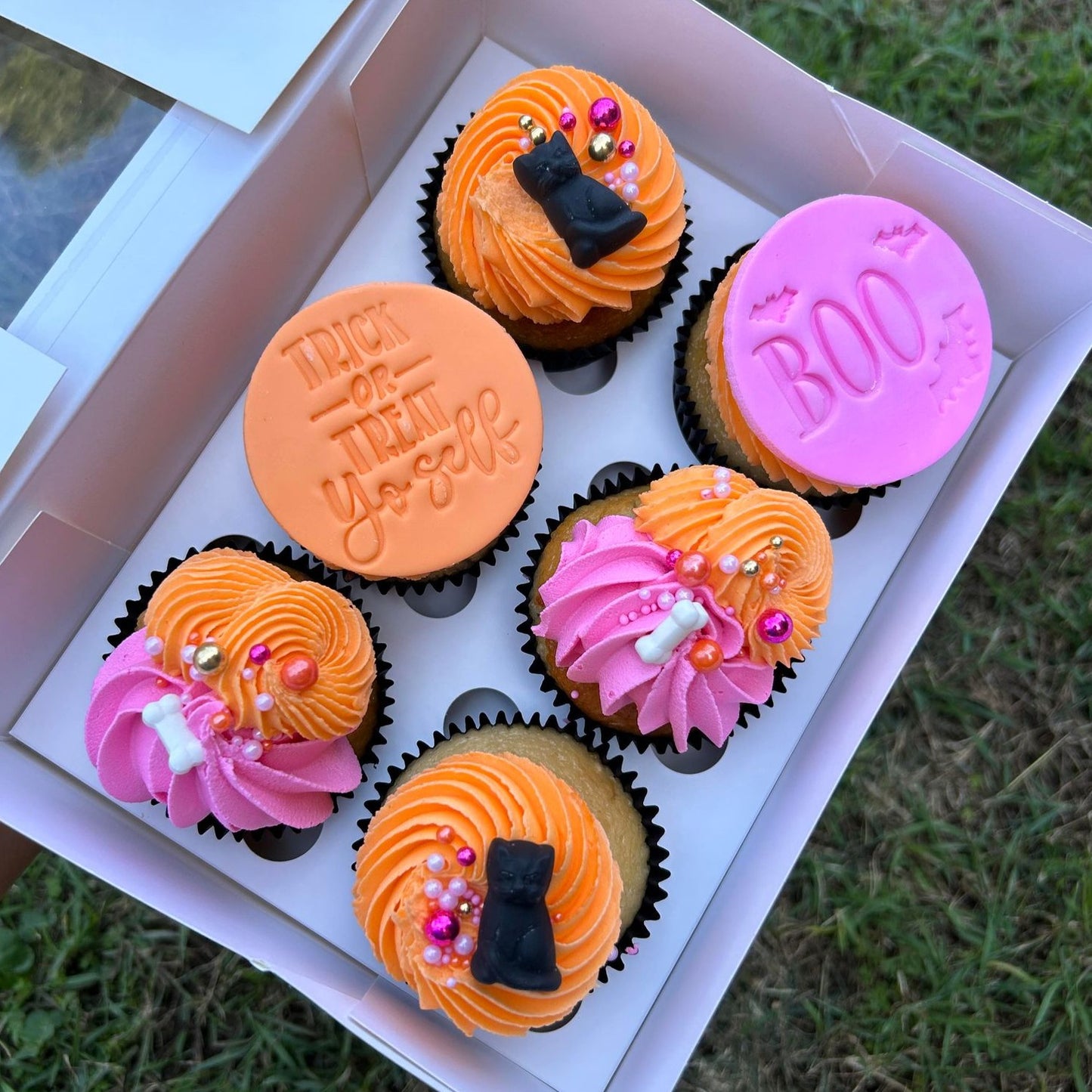 Pretty Halloween Cupcakes